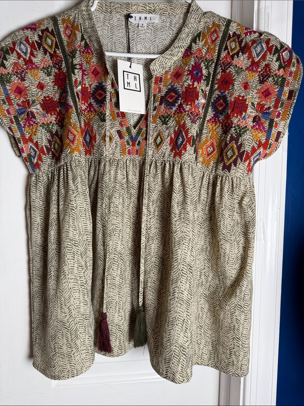 NWT Anthropologie THML Embroidered Boho Flutter Sleeve Blouse Size Small - Picture 3 of 8
